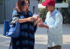 FARAH KHAN’S CARING GESTURE FOR DILIP WINS HEARTS ONLINE