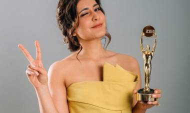 "The Performer of the Year" for Actress Raashi Khanna