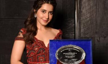 Actress Raashi Khanna received the Special Jury Award