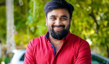 போலிஸ் அதிகாரியான சசிகுமார்