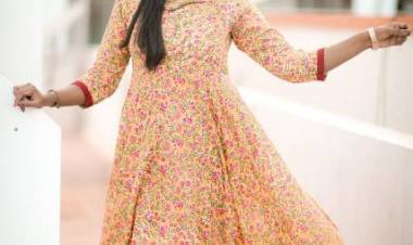 Actress Riythvika Latest Stills