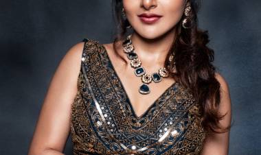 Actress IshwaryaMenon Looks elegant in this outfit for Naan sirithaal curtain raiser event yesterday