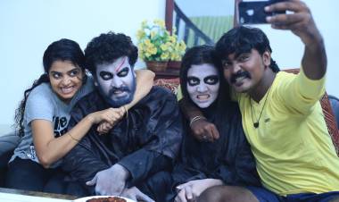 பேய் இருக்க பயமேன்' படத்தின் பர்ஸ்ட் லுக் போஸ்டரை வெளியிட்டார் நடிகர் விஜய்சேதுபதி..!