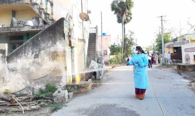 சட்டமன்ற உறுப்பினர் திருமதி.ரோஜா நகரி தொகுதியில் கிருமிநாசினி தெளித்தார்