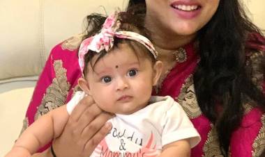 42 வயதில் அம்மா ஆனார் 