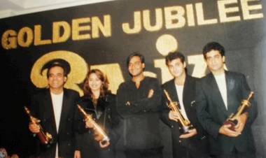 Madhuri Dixit Celebrates 25 years of Indra Kumar's Blockbuster hit RAJA via social media!