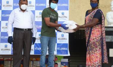 நகைச்சுவை நடிகர் சூரி அவர்கள் வேலம்மாள் கல்வி வளாகத்தில் நிவாரண பொருட்களை வழங்கினார்