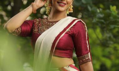 Onam Wishes from Actress YashikaAnand 