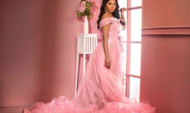 Actress Riythvika Photoshoot Stills