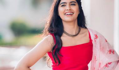 Actress #AmrithaAiyer looks absolutely gorgeous