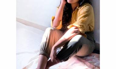 Charming Actress Manjima Mohan latest photoshoot pictures.