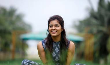 Keeping it casual and cool! Latest pictures of #AmrithaAiyer.