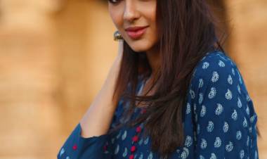 Actress @iRiyaSuman Latest stunning Pics