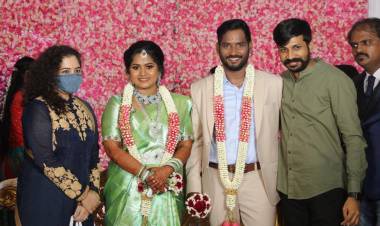 Reception photos of  Filmaker Bakkiyaraj Kannan and Asha