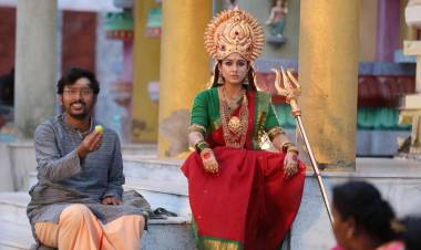 யாரும் எதிபார்த்திராத, நம்பமுடியாத க்ளைமாக்ஸ் காட்சியுடன் வெளியாகிறது "மூக்குத்தி அம்மன்" திரைப்படம் ! 