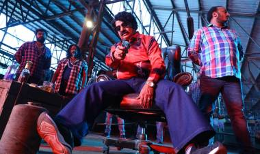 #NaangaRombaBusy stills. directed by #Badri  #நாங்கரொம்பபிசி  #SundarC #avnimovies