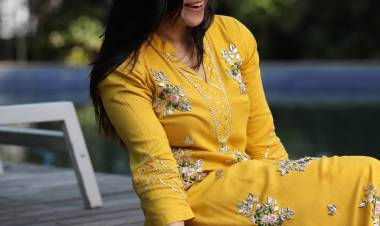 Gorgeous #MannaraChopra @memannara latest Photos !!