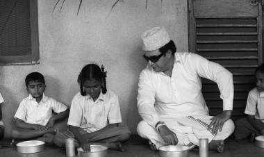 On the Death Anniversary of the greatest leader of TN #MGR, Presenting a New Look of Arvind Swami in #Thalaivi