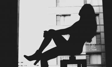 Bigg Boss Fame Actress #Julie Looks So Glam in her Latest Silhouette Photoshoot