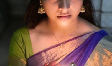 Actress #SriDivya Had Never Failed To Impress Her Fans With Her Magnificent Traditional Look!