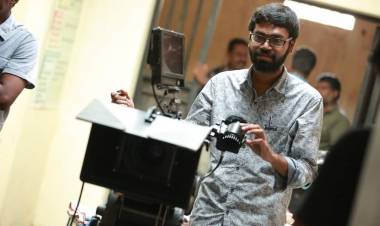 பாலாவின்  உதவியாளர்  வள்ளுவன்  'ஓகே கூகுள்'  என்கிற  7  நிமிடக் குறும்படத்தை  இயக்கியுள்ளார்.