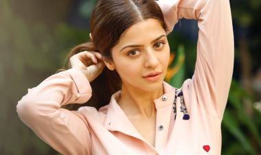 Blissful clicks. Beautilicious #Vedhika amidst green cover. Cute & classy pictures. 