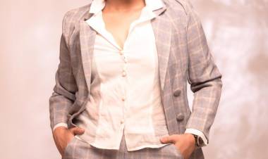 Stylish makeover for the #Aaruthra actress #MeghaliMeenakshi, looks elegant!