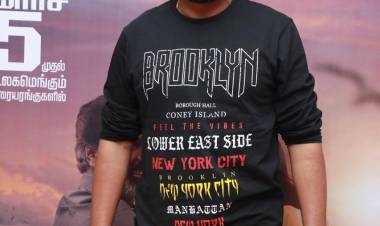 Actor & Producer @iarunpandianc is here at #AnbirkiniyalPremiere.