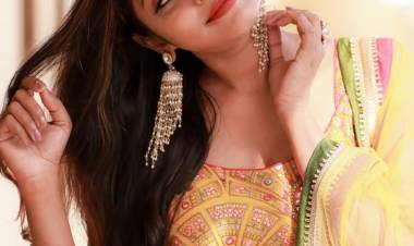 A mermaid with a toe Scorching stills of #Aramm & #Sangathalaivan fame   @sunulakshmi123