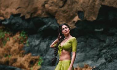 When Nature Meets Beauty! Actress #MalavikaMohanan