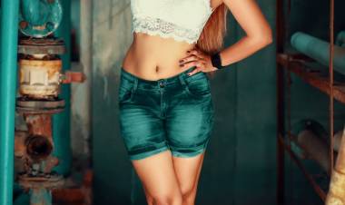 Every one are born to create some noise. A warm welcome to the Glam doll @urs_dolly New PhotoShoot images of #ActressDolly