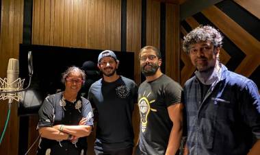 Caught behind the mike! @dulQuer sings in Tamil for the first time in the romantic comedy #HeySinamika