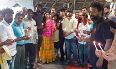 'சின்ன கலைவாணர்' விவேக் மறைவிற்கு அஞ்சலி செலுத்திய 'கும்பாரி' படக்குழுவினர்..