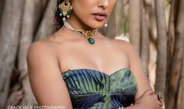 Actress #GayathriReddy looks pretty in the recent photoshoot Stills