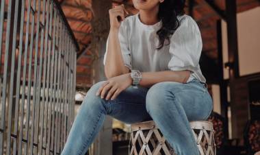 These cute pictures of @aishu_dil in a modern outfit are sure to charm one and all