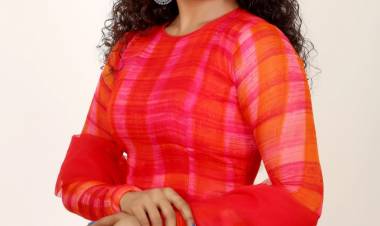 Upcoming Actress #Shubaa looks like a bombshell in red outfit..