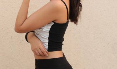 தமிழில் அறிமுகமாகும் பாலிவுட் மாடல் மீனாட்சி ஜெய்ஸ்வல்