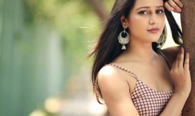 #Sarkar Actress @SimranG18401460 's Recent Photoshoot images...