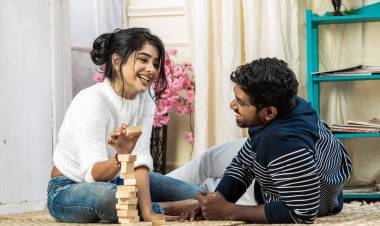 யூடியூப்பில் வெளியானது 'ஏனென்றால் காதல் என்பேன்' குறும்படம்