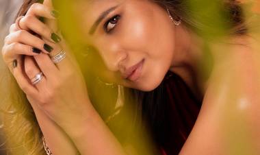 The gorgeous looking #VaniBhojan is all class in these magnificent pictures from her most recent photoshoot!!