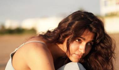 Actress #SaiDhanshika sets the internet ablaze with her latest photoshoot stills. 