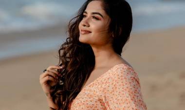 Bright and Beautiful ! Actress @TejuAshwini9 Recent Pics