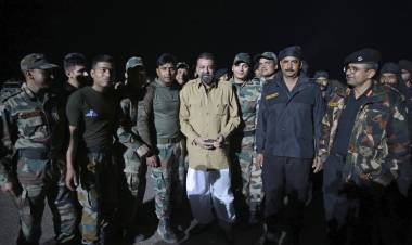 Actor Sanjay Dutt met jawaans from the Indian Army while shooting for the much-awaited movie Bhuj: The Pride Of India!