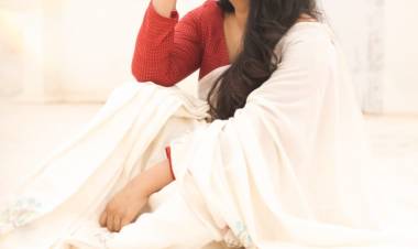 Actress @mohan_manjima lifts the spirit of #Onam in this traditional look of hers.