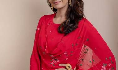 Exquisite beauty #PriyaBhavaniShankar’s gorgeous stills!