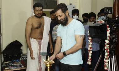 ட்ரீம் வாரியர் பிக்சர்ஸ் புதிய படம். கதாநாயகியாக ஐஸ்வர்யா ராஜேஷ்.  பூஜையுடன் படபிடிப்பு ஆரம்பம். 