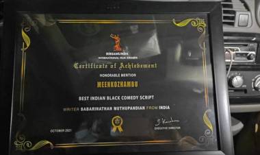 அவார்டுகளை அள்ளிக்குவிக்கும் யோகிபாபு  விருது மழையில் நனைந்து கொண்டிருக்கும் யோகி பாபு