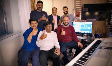 'வைகைப்புயல்' வடிவேலுவின் 'நாய் சேகர் ரிட்டன்ஸ்' படத்திற்காக லண்டனில் இசையமைக்கும் சந்தோஷ் நாராயணன்