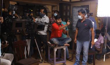 Zee Studios & BayView Projects நிறுவனங்களுடன்  Romeo Pictures இணைந்து தயாரிக்கும் போனி கபூர் வழங்கும் RJ பாலாஜி நடிக்கும், “வீட்ல விசேஷம் திரைப்பட டிரெய்லர் நாளை வெளியாகிறது !