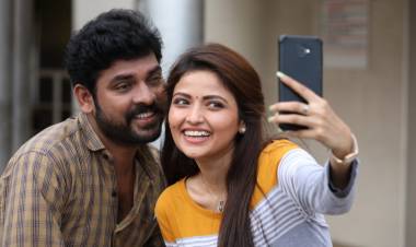 சொந்த வீடு வாங்க குடும்பத்துடன் போராடும் நடிகர் விமல்.